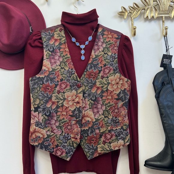 Vintage tapestry BoHo vest with shabby chic equestrian prairie granny vibe M - Picture 5 of 9